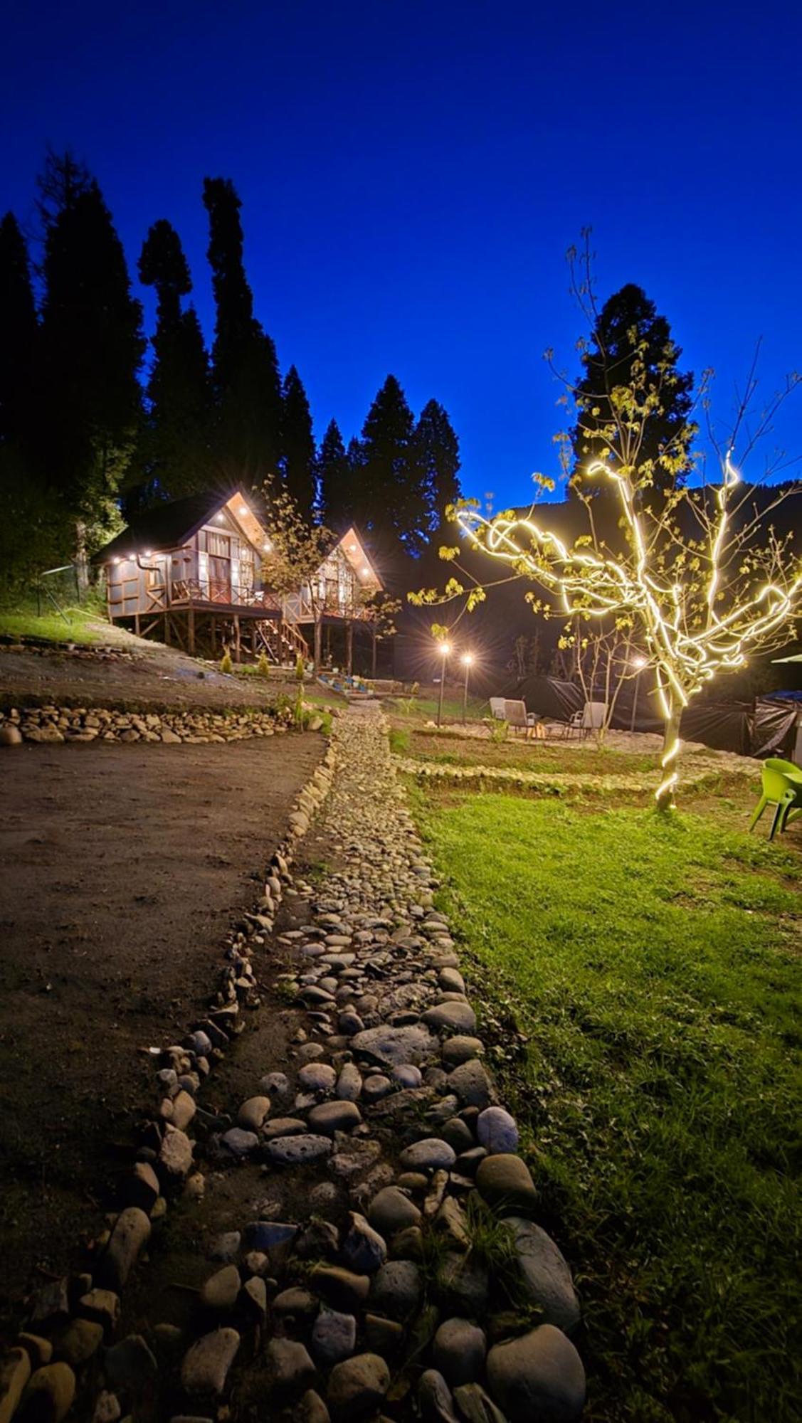 Villa Solomons Gray à Tangmarg Extérieur photo